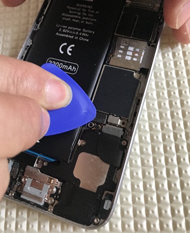 iphone6s换电池教程(苹果6s充电ic更换教程)